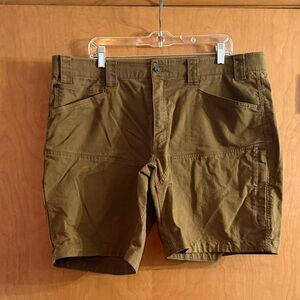 Duluth Trading Co Men's Brown Cargo Shorts